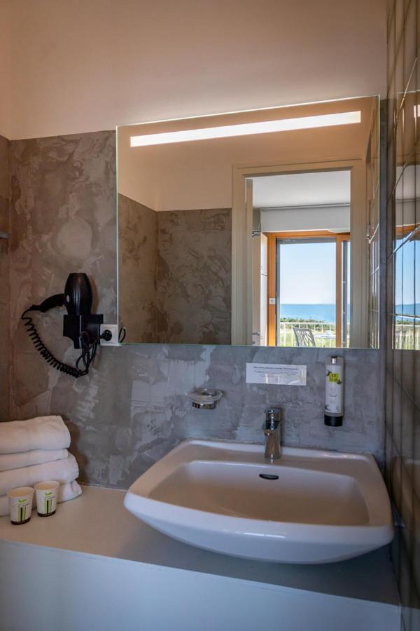Hotel L'Albatros Damgan Bagian luar foto