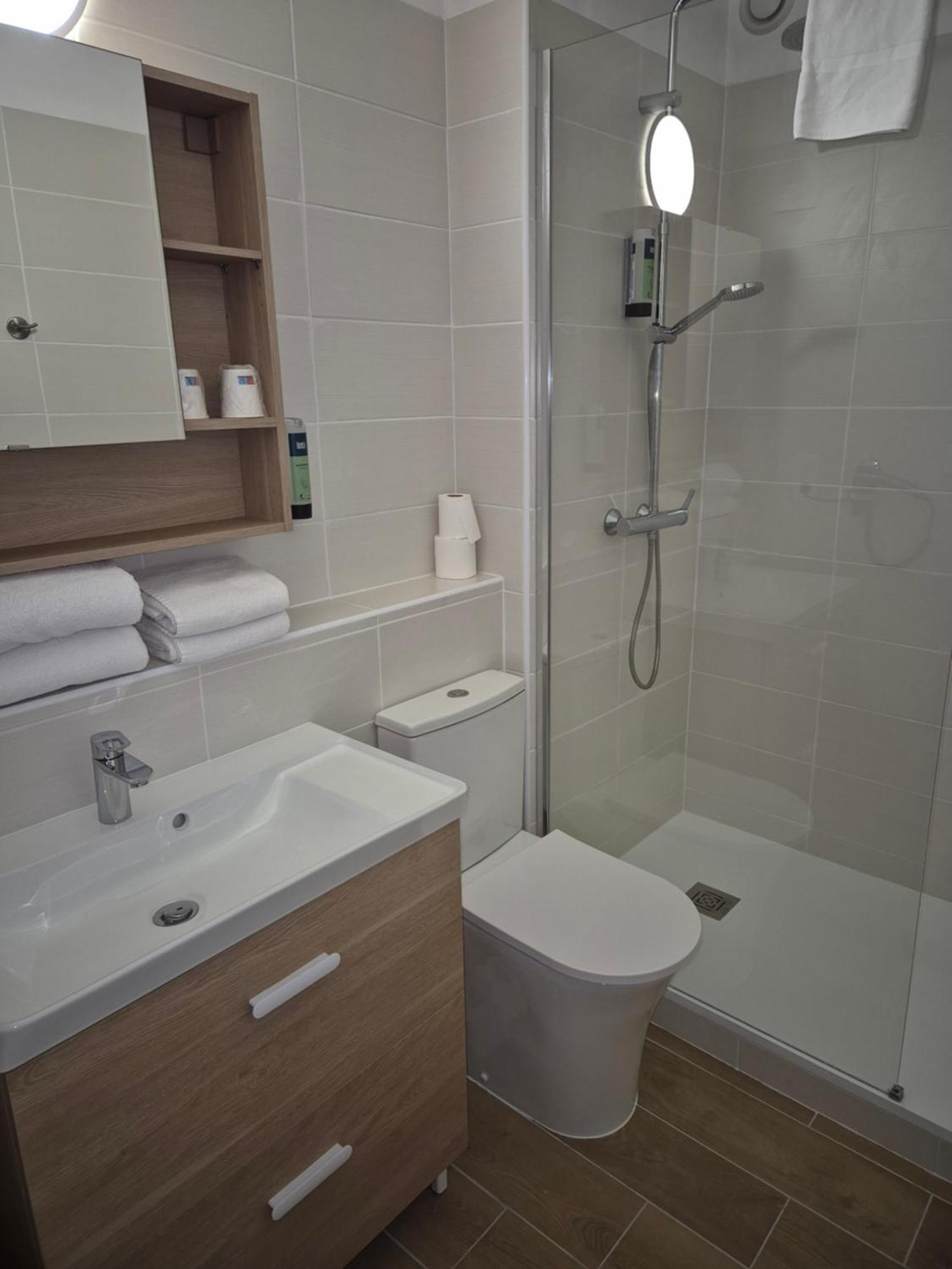 Hotel L'Albatros Damgan Bagian luar foto