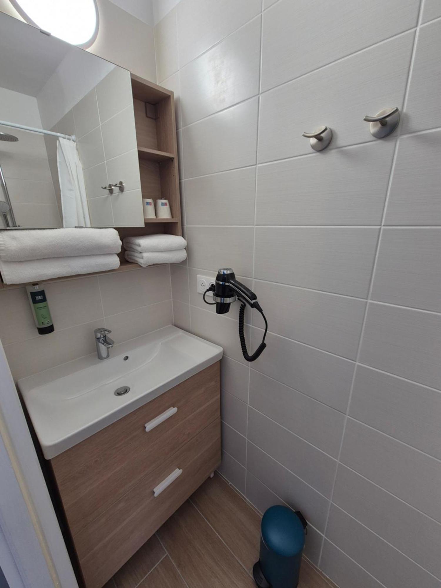 Hotel L'Albatros Damgan Bagian luar foto