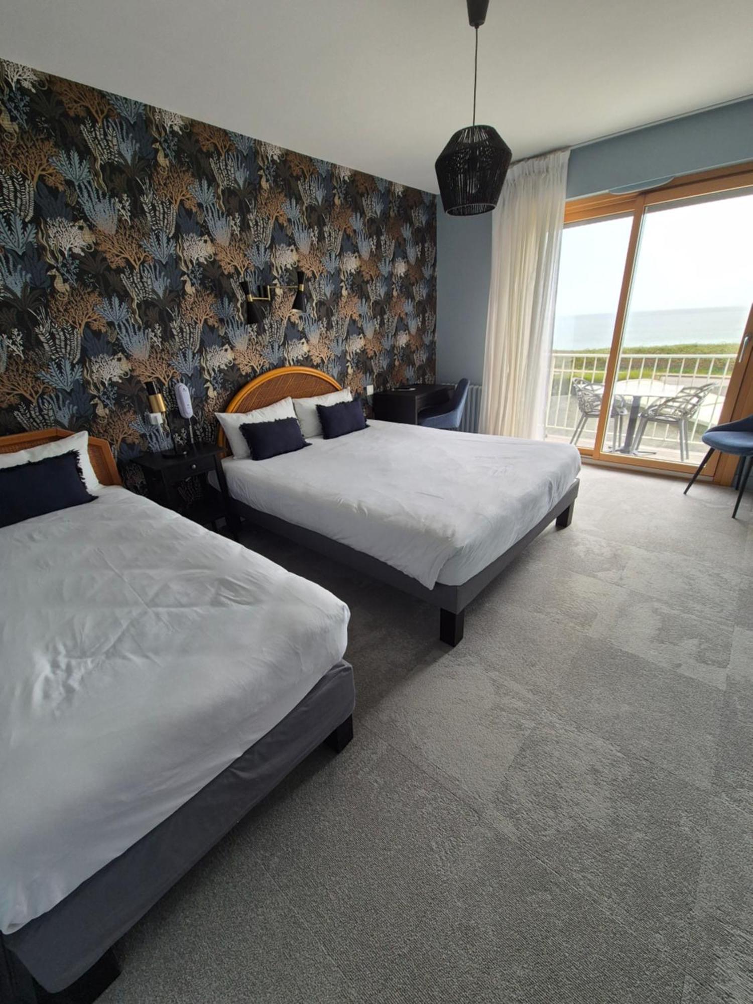 Hotel L'Albatros Damgan Bagian luar foto