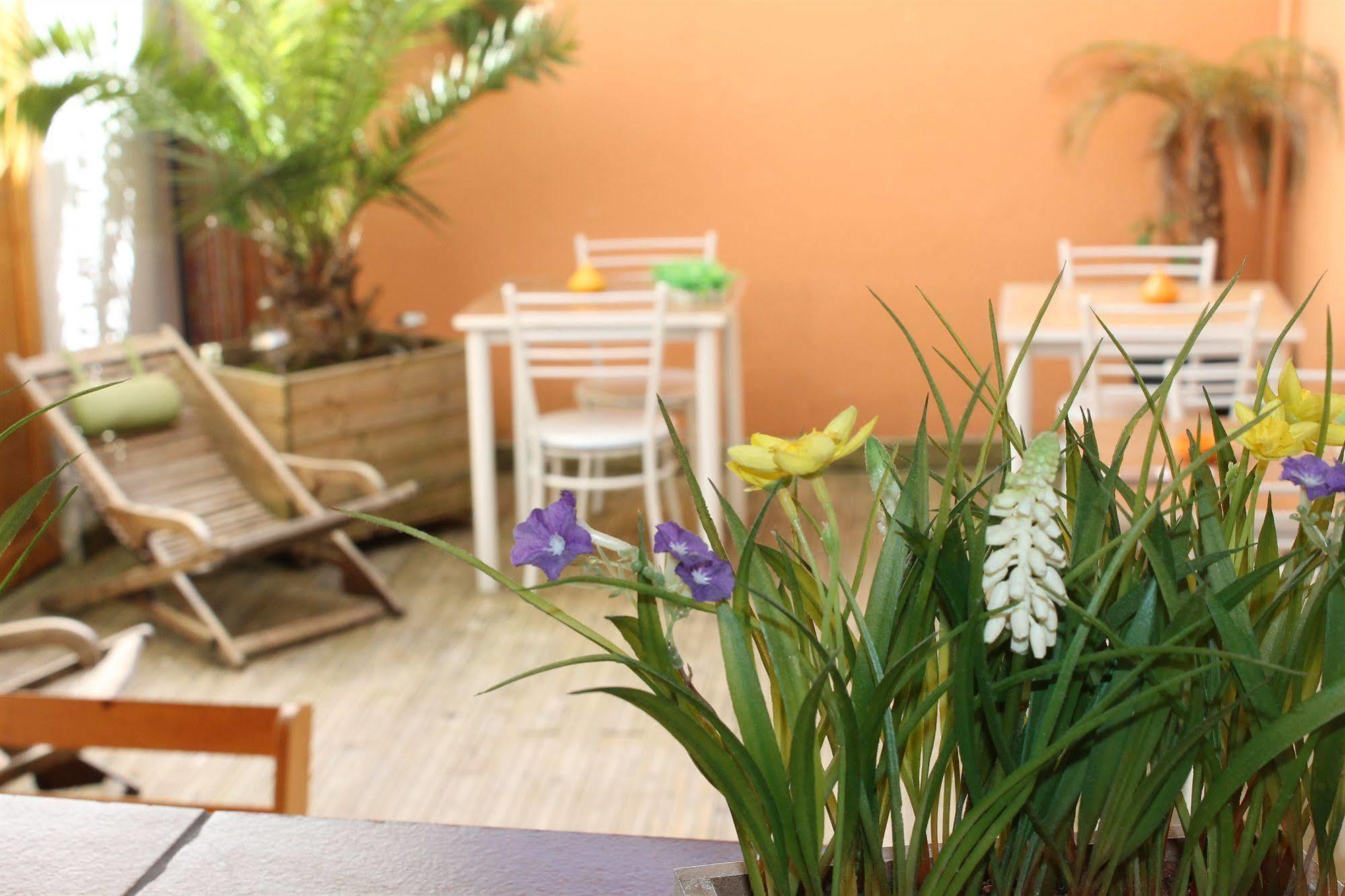 Hotel L'Albatros Damgan Bagian luar foto