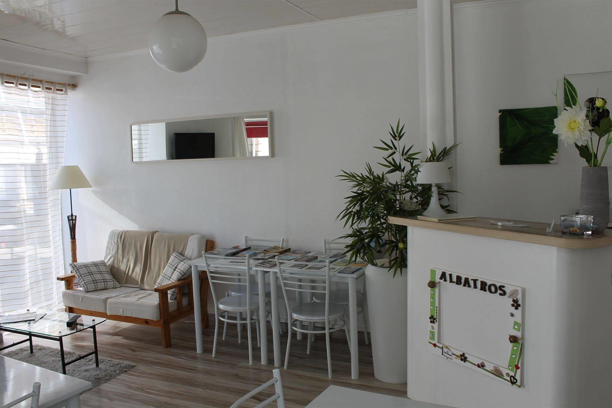 Hotel L'Albatros Damgan Bagian luar foto